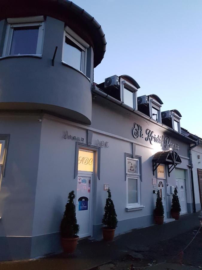 Szent Kristof Panzio Hotel Eger Exterior photo